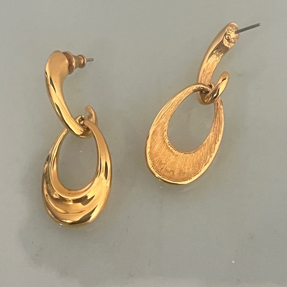 Vintage Designer Double Oval Dangling Earrings. Gold - Picture 2 of 4